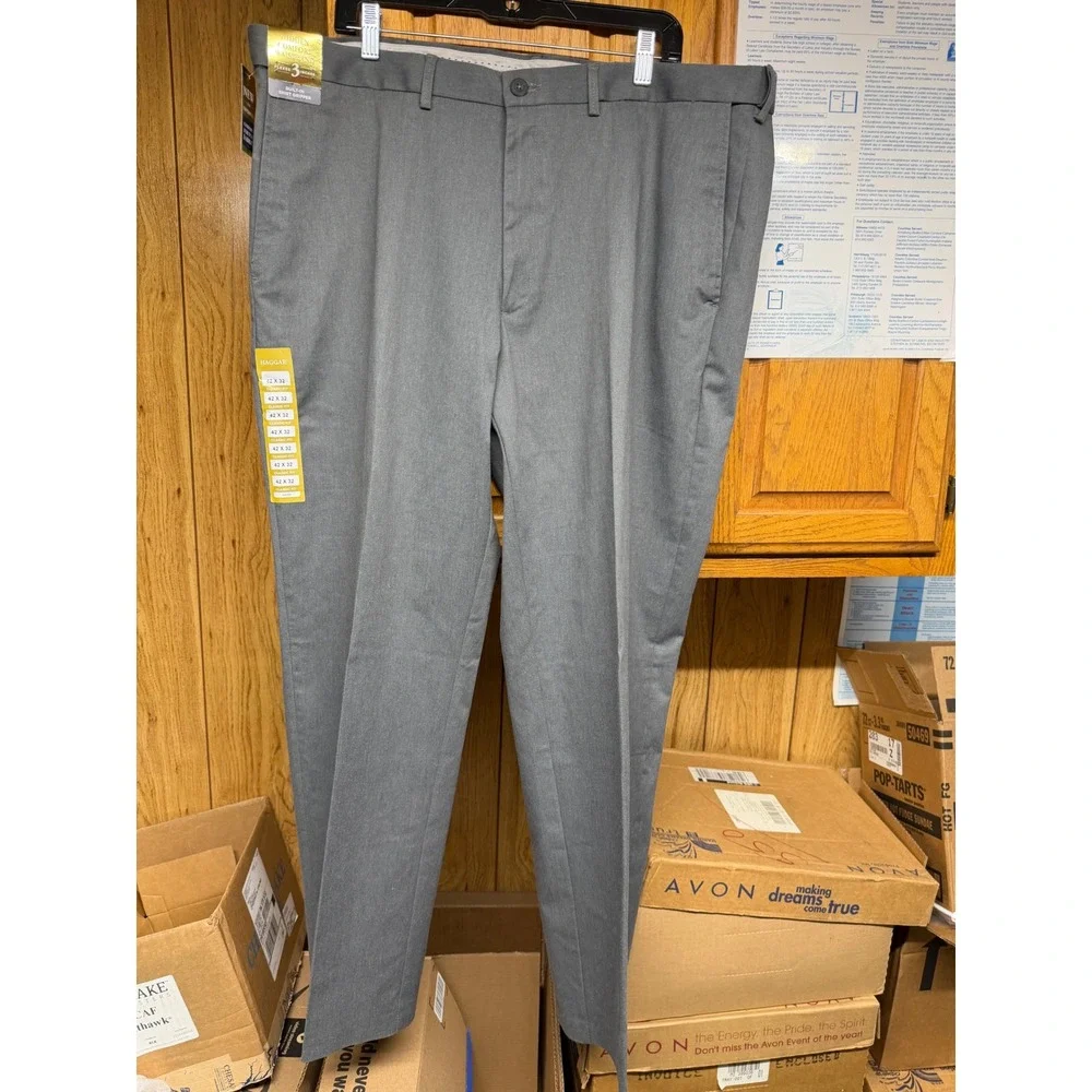 Haggar Mens Iron Free Premium Khaki Classic Fit Pants Gray 42x32 HC01000